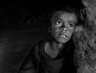 677 - LOOKING DESERTED - MITRA PIYALI - india <div